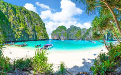 PHI PHI ISLAND MAYA BAY + KHAI ISLAND en Speedboat (Incluye tasa del parque nacional)