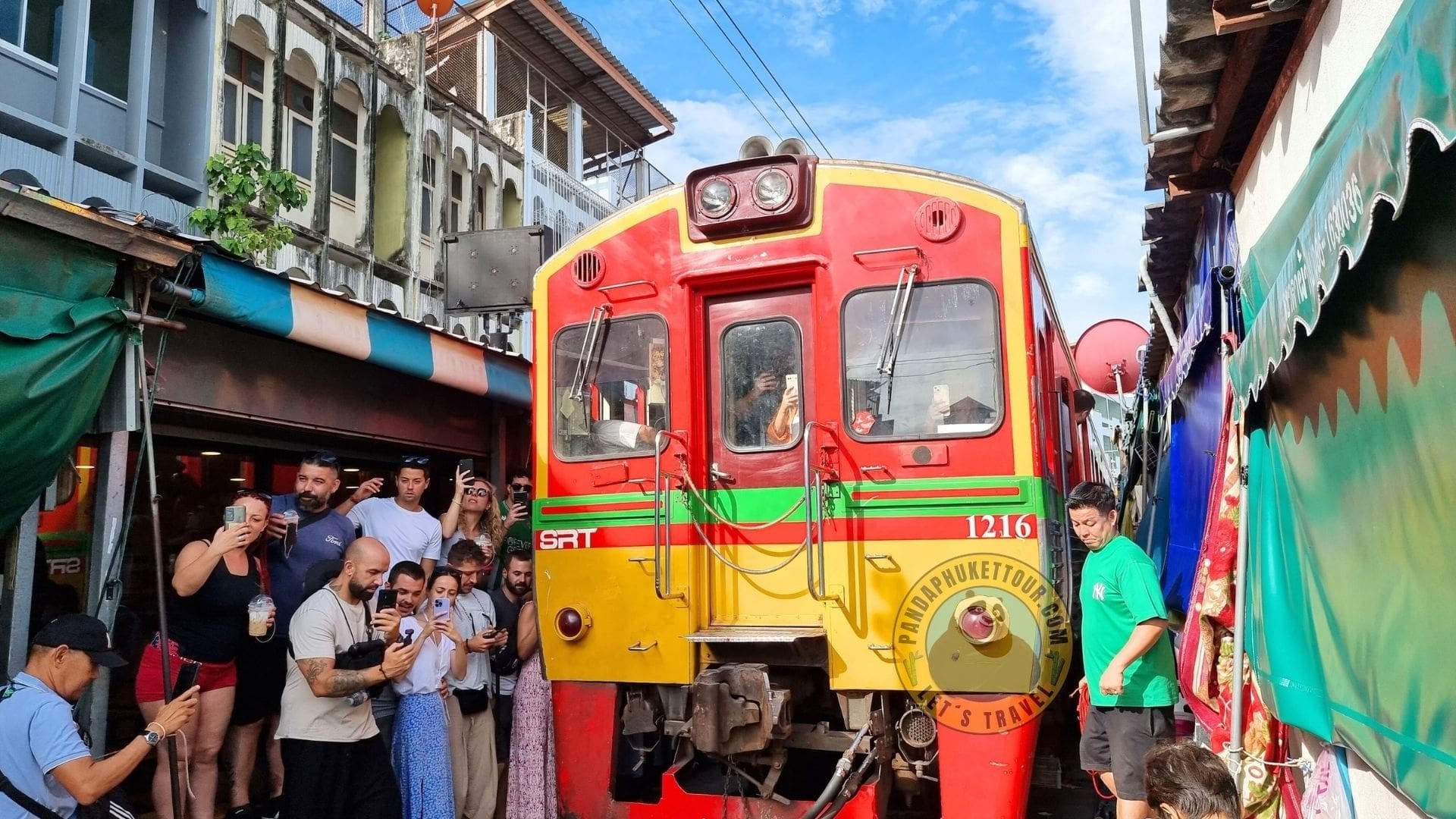 Mercado del tren y mercado flotante, Tailandia