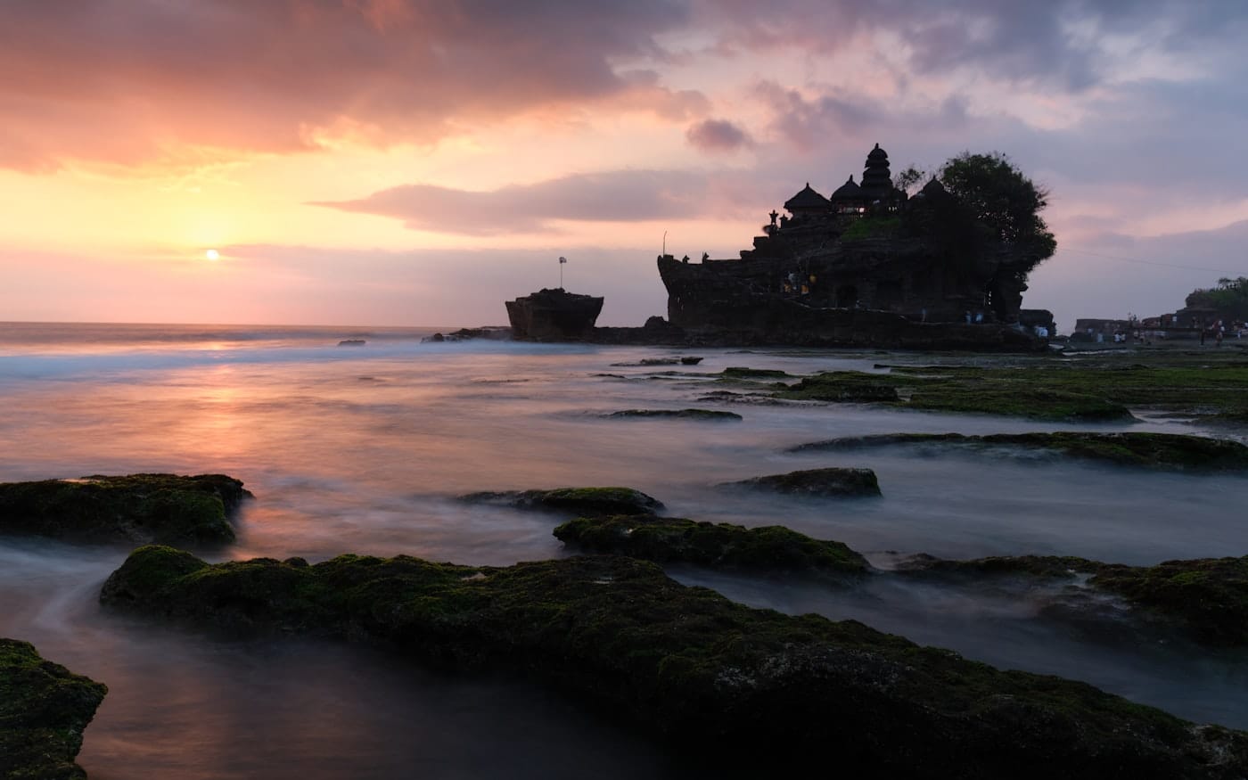 Tanah Lot y Uluwatu al atardecer
